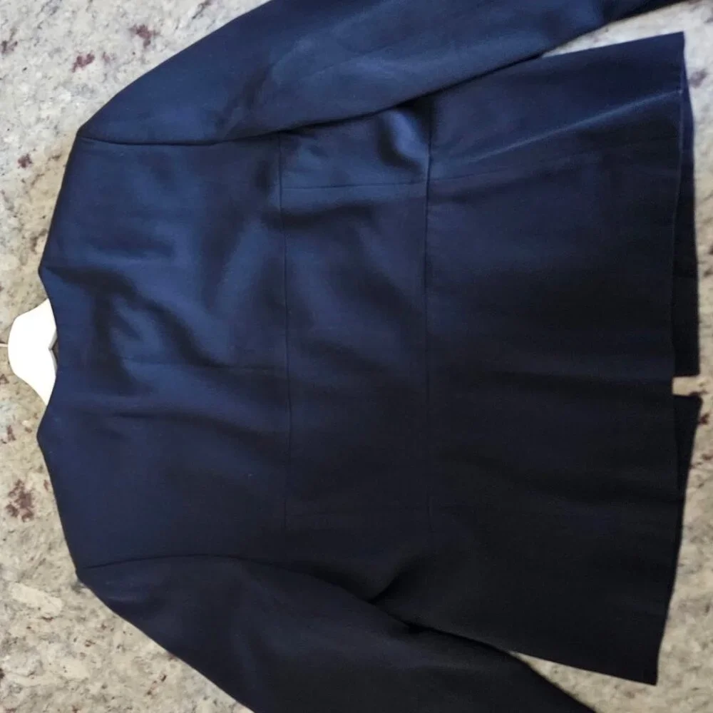 Harve Bernard Collection, Classic Navy Blue Collarless Blazer size 12P